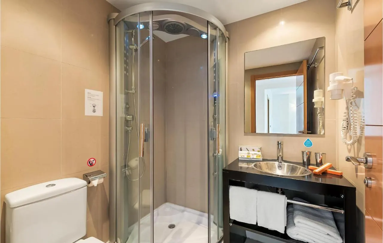 Beautiful Apartment In Estepona With Wifi 0*,