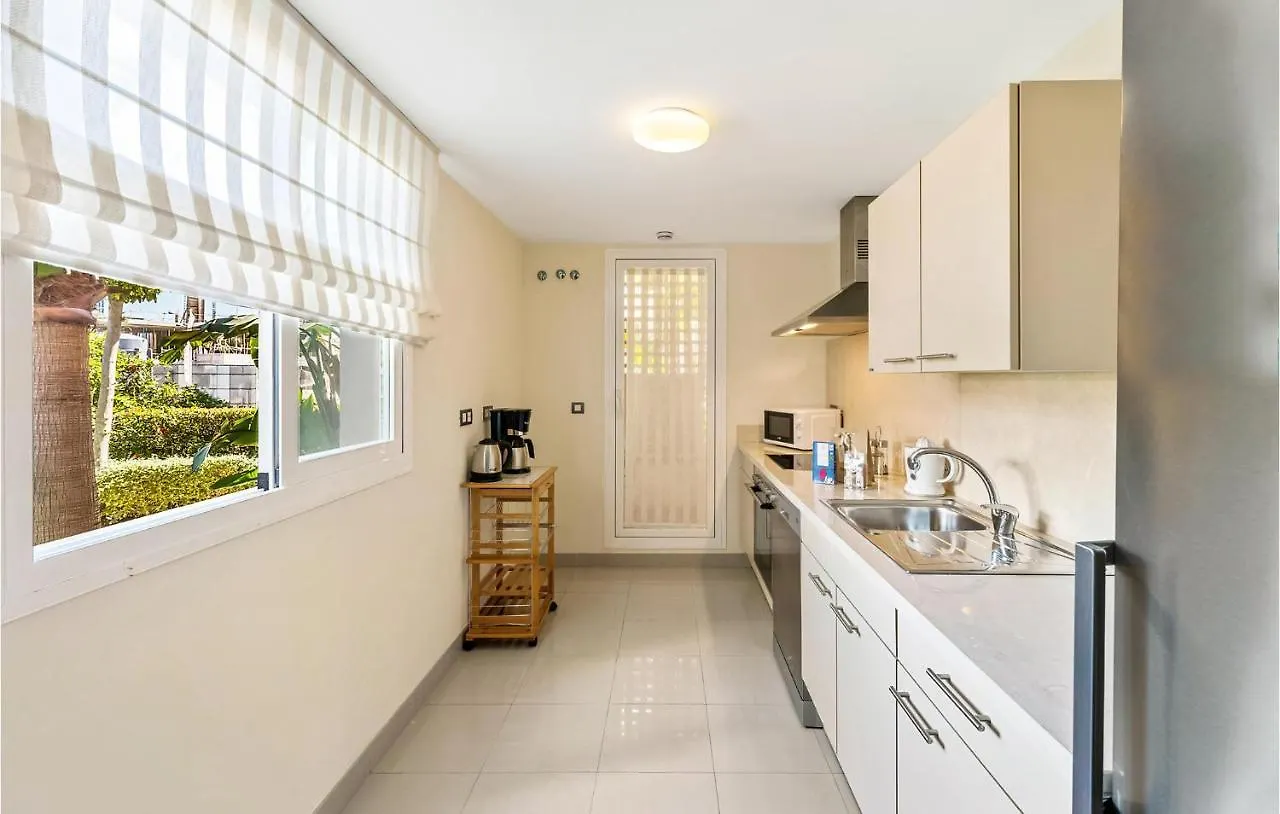 Beautiful Apartment In Estepona With Wifi