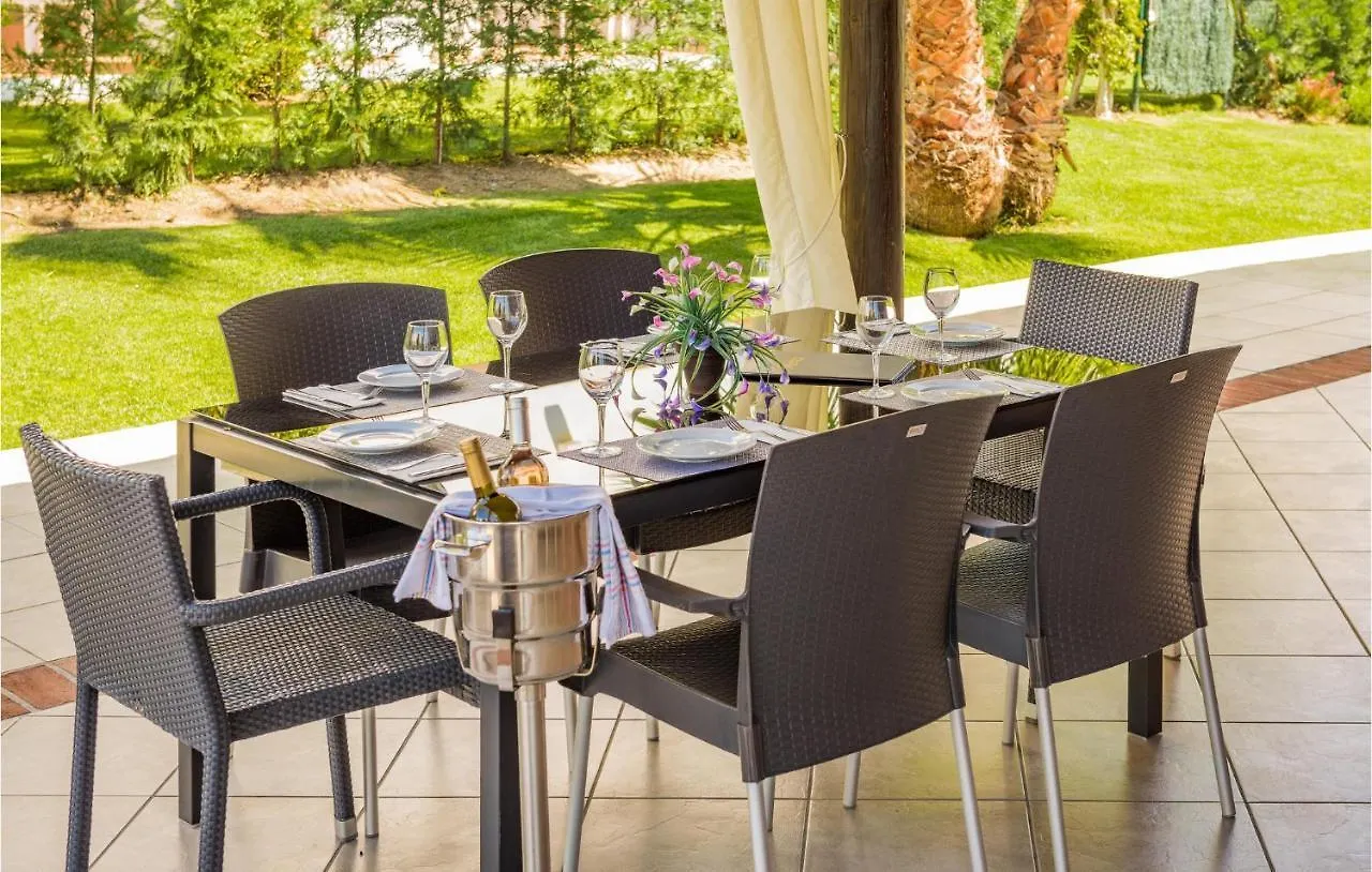 Beautiful Apartment In Estepona With Wifi