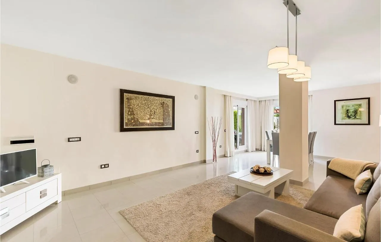 Beautiful Apartment In Estepona With Wifi
